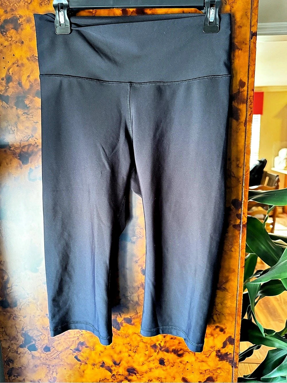 Old Navy High-Waisted PowerSoft Crop Leggings Black Large